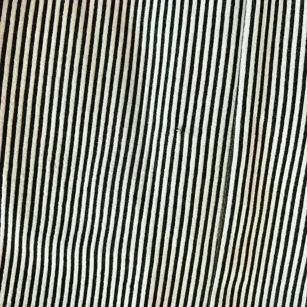 Club Monaco Striped Pencil Skirt with Tie Waist | XS | Gray White